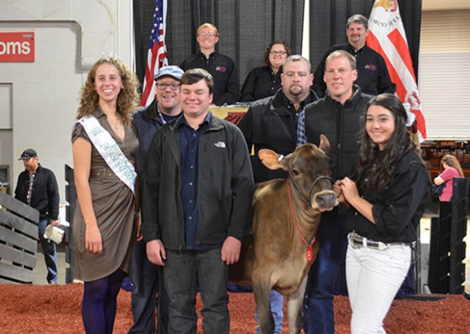 Tom and Jeannie Seals, Beaver, OR consigned Lot 8, with River Valley, Tremont, IL as the buyer.